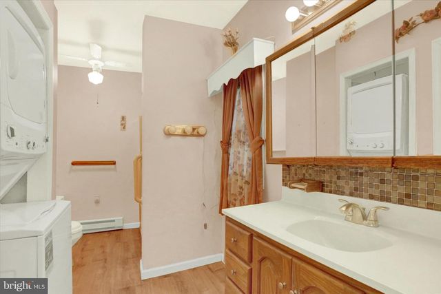 4 SUSSEX RD, Camp Hill, PA 17011