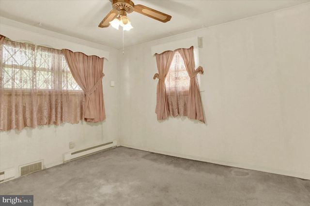 4 SUSSEX RD, Camp Hill, PA 17011