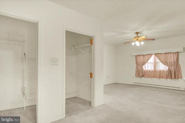 4 SUSSEX RD, Camp Hill, PA 17011