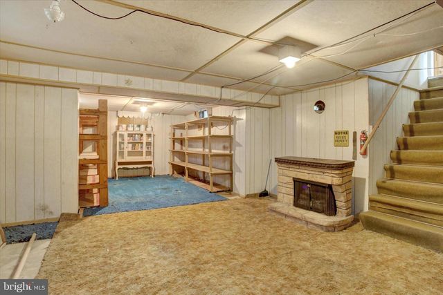 4 SUSSEX RD, Camp Hill, PA 17011
