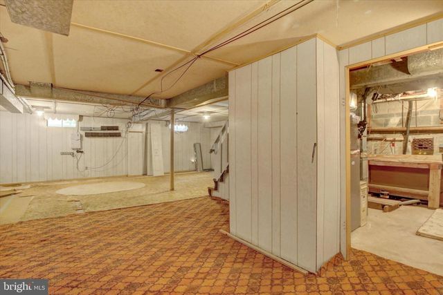 4 SUSSEX RD, Camp Hill, PA 17011