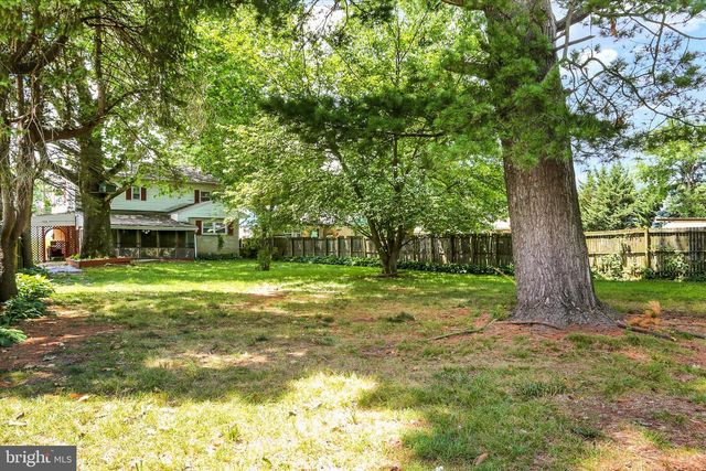 4 SUSSEX RD, Camp Hill, PA 17011