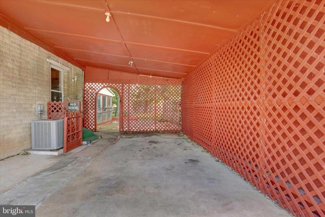4 SUSSEX RD, Camp Hill, PA 17011