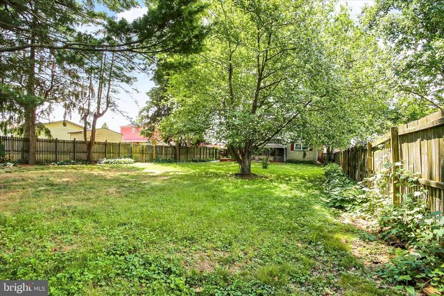 4 SUSSEX RD, Camp Hill, PA 17011