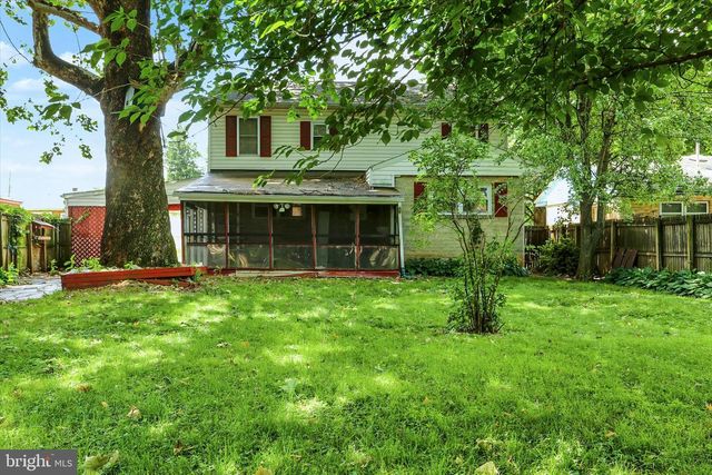 4 SUSSEX RD, Camp Hill, PA 17011