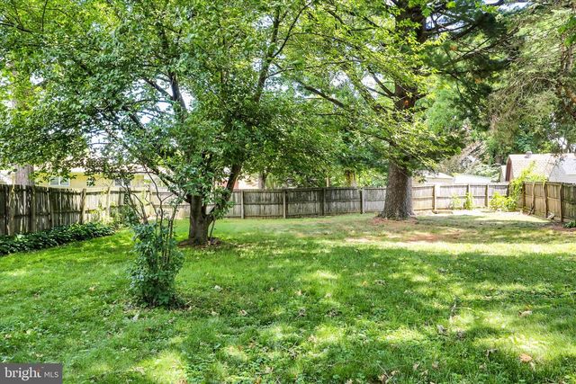 4 SUSSEX RD, Camp Hill, PA 17011