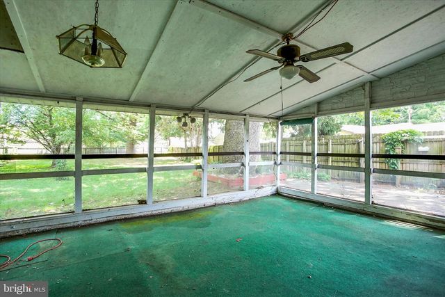 4 SUSSEX RD, Camp Hill, PA 17011