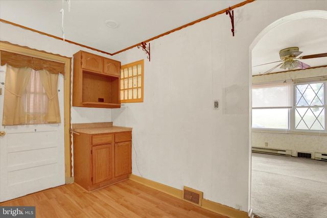 4 SUSSEX RD, Camp Hill, PA 17011