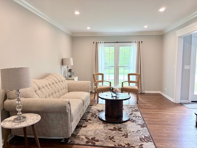 581 Tanager Lane, West Chicago, IL 60185