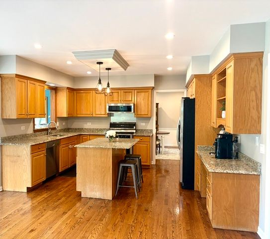 581 Tanager Lane, West Chicago, IL 60185