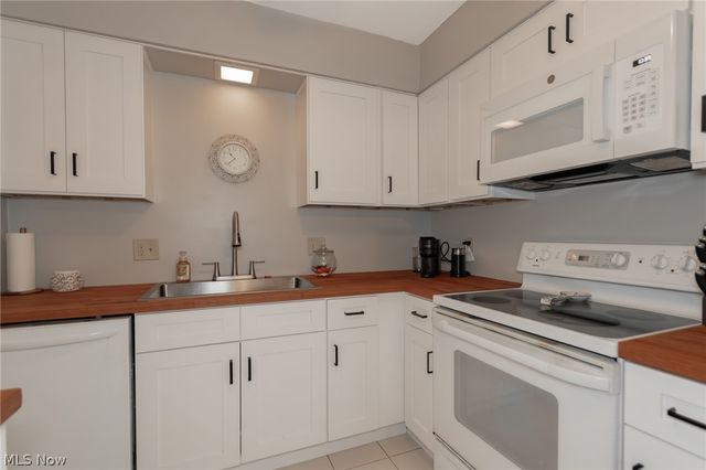 8210 Deepwood Boulevard 11-5, Mentor, OH 44060