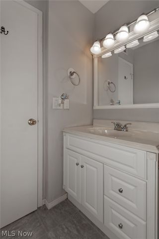 8210 Deepwood Boulevard 11-5, Mentor, OH 44060