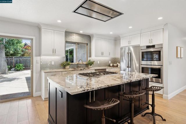 2030 Smith Lane, Concord, CA 94518