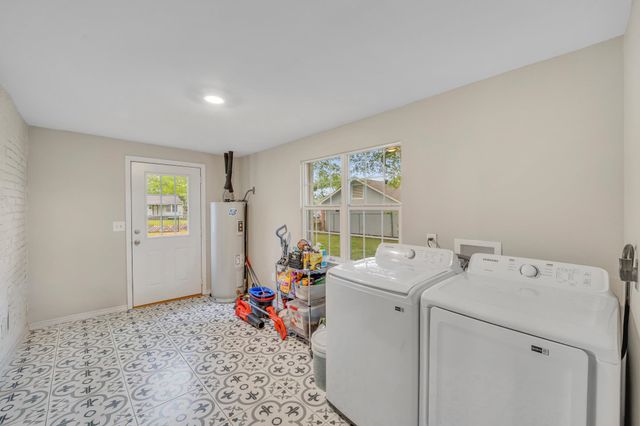 310 W Grand, Longview, TX 75604