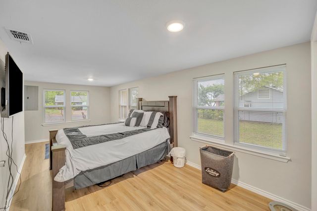 310 W Grand, Longview, TX 75604