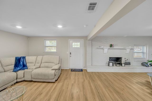 310 W Grand, Longview, TX 75604