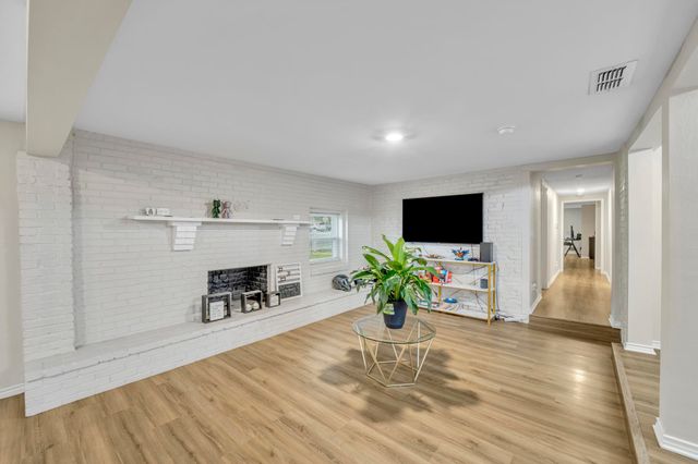 310 W Grand, Longview, TX 75604