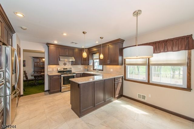 5 BROOK CT, Parsippany-troy Hills Twp., NJ 07054