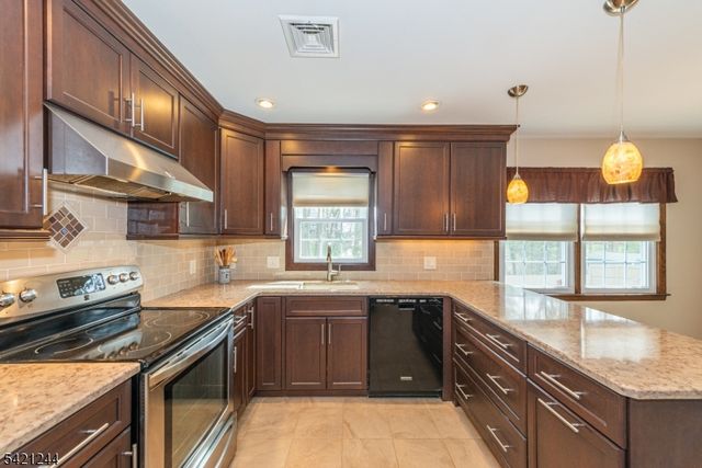 5 BROOK CT, Parsippany-troy Hills Twp., NJ 07054