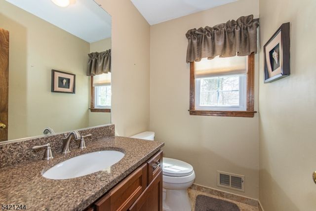 5 BROOK CT, Parsippany-troy Hills Twp., NJ 07054