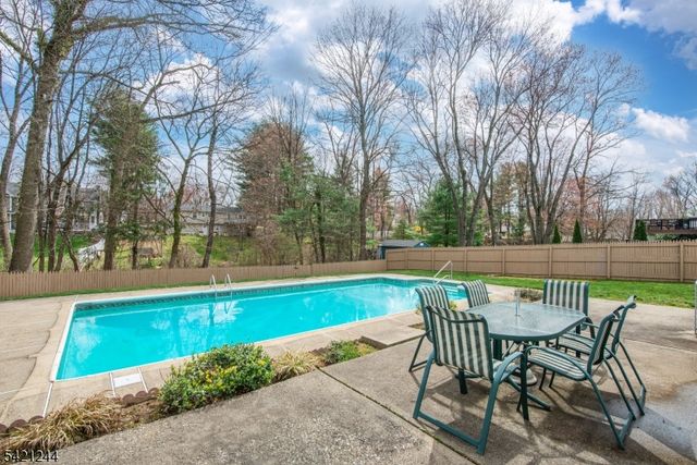 5 BROOK CT, Parsippany-troy Hills Twp., NJ 07054