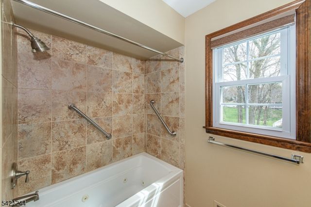 5 BROOK CT, Parsippany-troy Hills Twp., NJ 07054