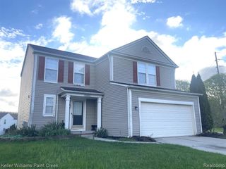 1554 Meadow Ridge Drive, Pontiac, MI 48340