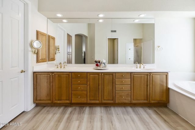 9490 E CAVALRY Drive, Scottsdale, AZ 85262