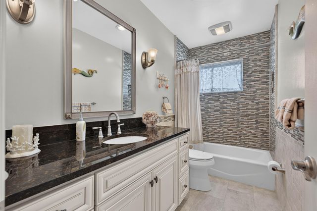 1517 SE 14TH Street, Deerfield Beach, FL 33441