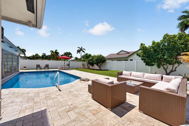 1517 SE 14TH Street, Deerfield Beach, FL 33441