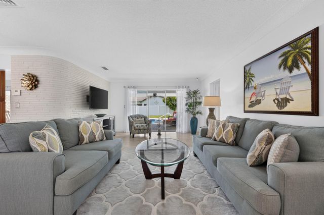 1517 SE 14TH Street, Deerfield Beach, FL 33441