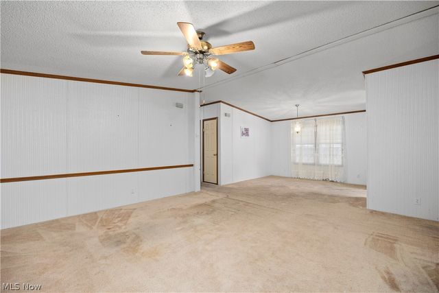 17 Schuberts Alley, Olmsted Twp, OH 44138
