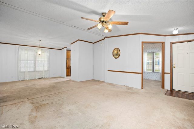 17 Schuberts Alley, Olmsted Twp, OH 44138