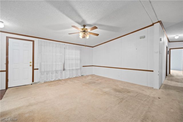17 Schuberts Alley, Olmsted Twp, OH 44138