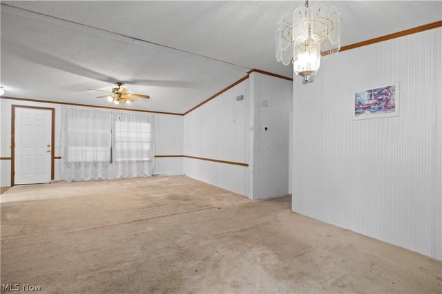 17 Schuberts Alley, Olmsted Twp, OH 44138
