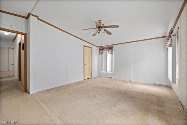 17 Schuberts Alley, Olmsted Twp, OH 44138