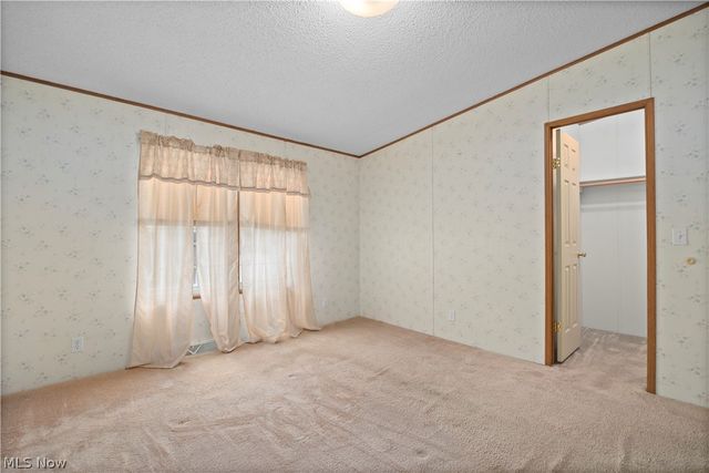 17 Schuberts Alley, Olmsted Twp, OH 44138