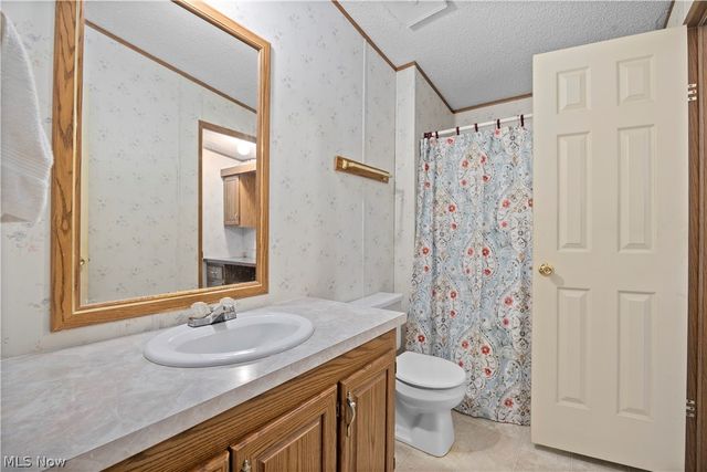 17 Schuberts Alley, Olmsted Twp, OH 44138