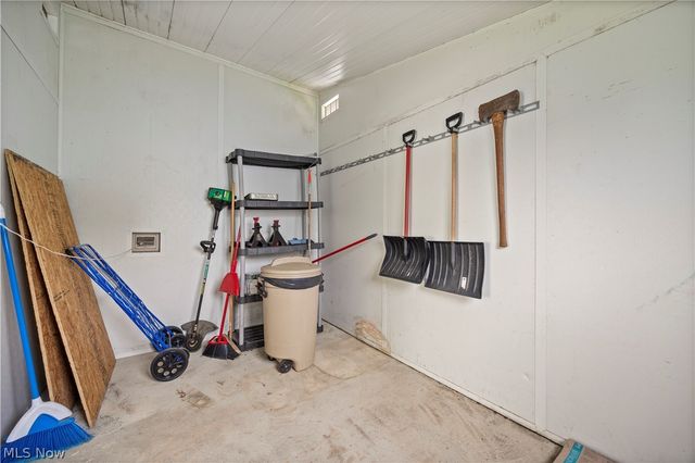 17 Schuberts Alley, Olmsted Twp, OH 44138