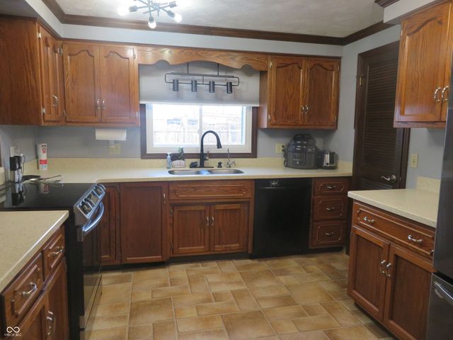 5697 N Olivia Drive, Alexandria, IN 46001