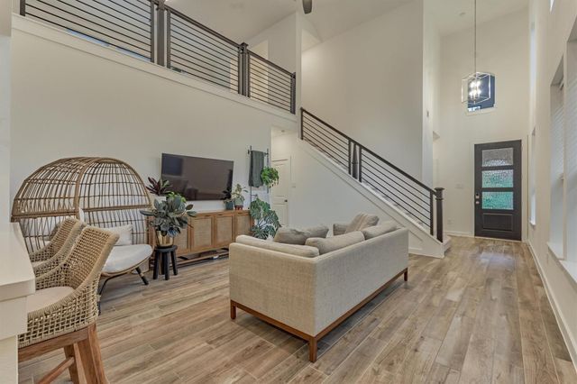 530 W Cascade Heights Drive, Montgomery, TX 77316