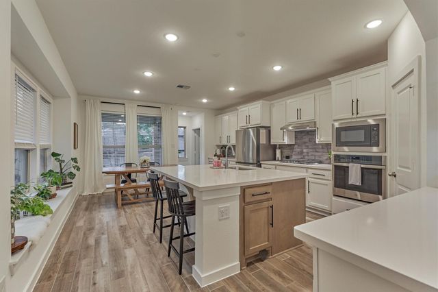 530 W Cascade Heights Drive, Montgomery, TX 77316