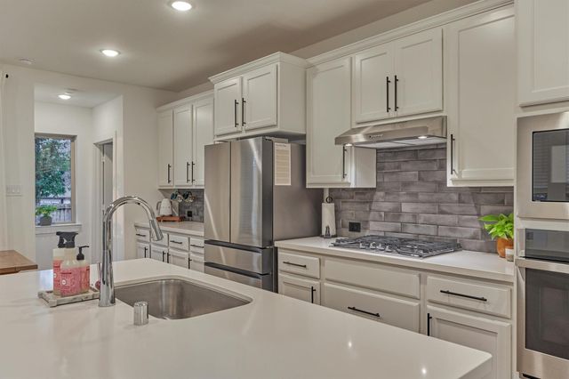 530 W Cascade Heights Drive, Montgomery, TX 77316