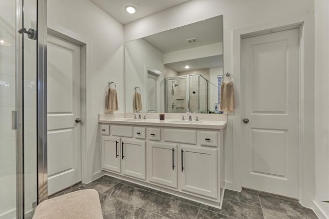 530 W Cascade Heights Drive, Montgomery, TX 77316