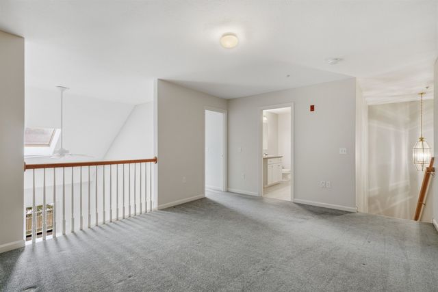 71 N High St Unit 3, Derry, NH 03038