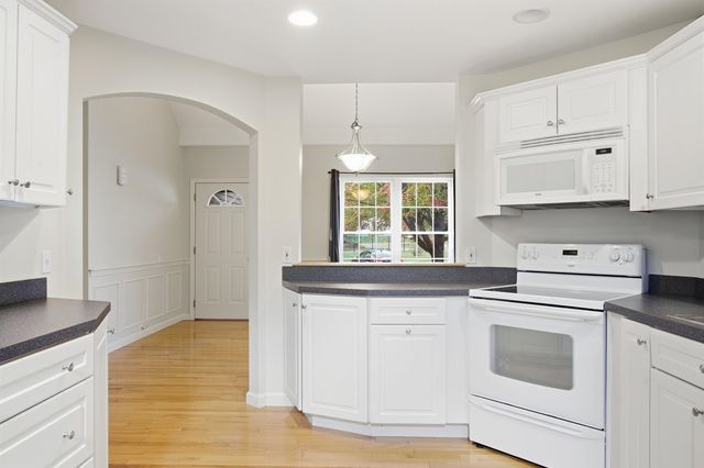 71 N High St Unit 3, Derry, NH 03038
