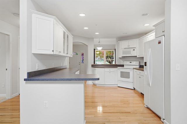 71 N High St Unit 3, Derry, NH 03038