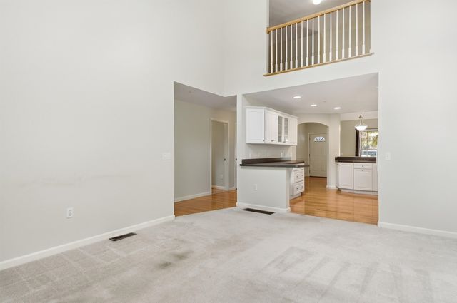 71 N High St Unit 3, Derry, NH 03038