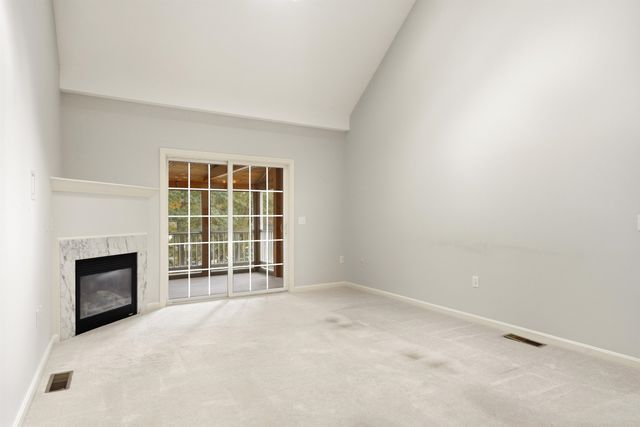 71 N High St Unit 3, Derry, NH 03038