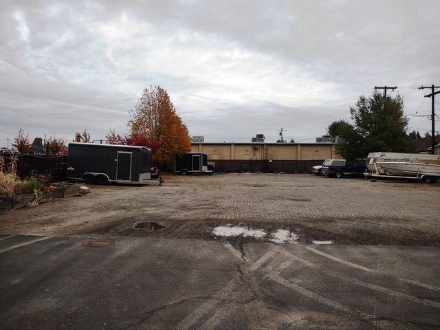 9024 N Country Homes Blvd, Spokane, WA 99218